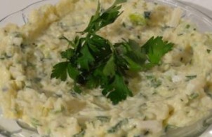 سلطة البطاطس بالمايونيز
