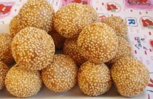 كريات اللّوز والسمسم